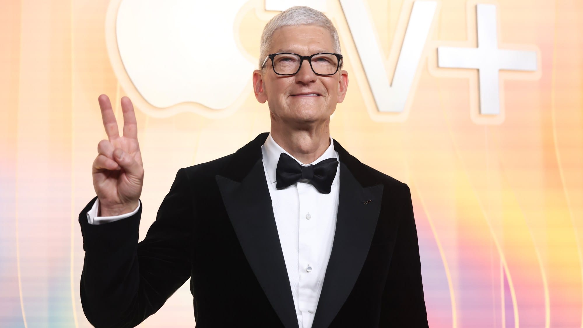 Tim Cook Out: Apple's Hardware Chief Takes Over